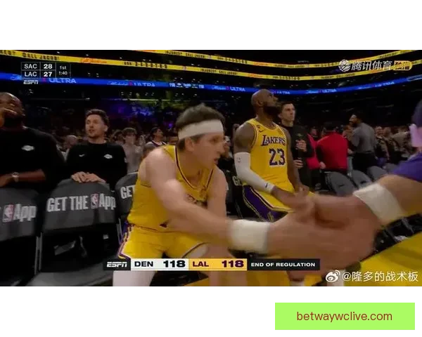 里夫斯因检查失误遭重伤或错失2.41亿顶薪错过常规赛